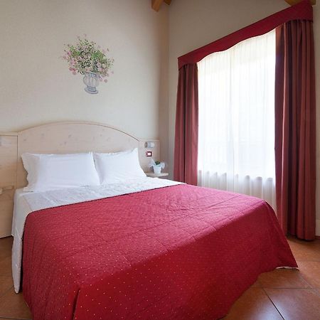 Residence Adamello Resort Ponte Di Legno Phòng bức ảnh